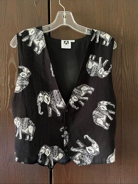 Arise black silky appearance best with elephants. Size Large